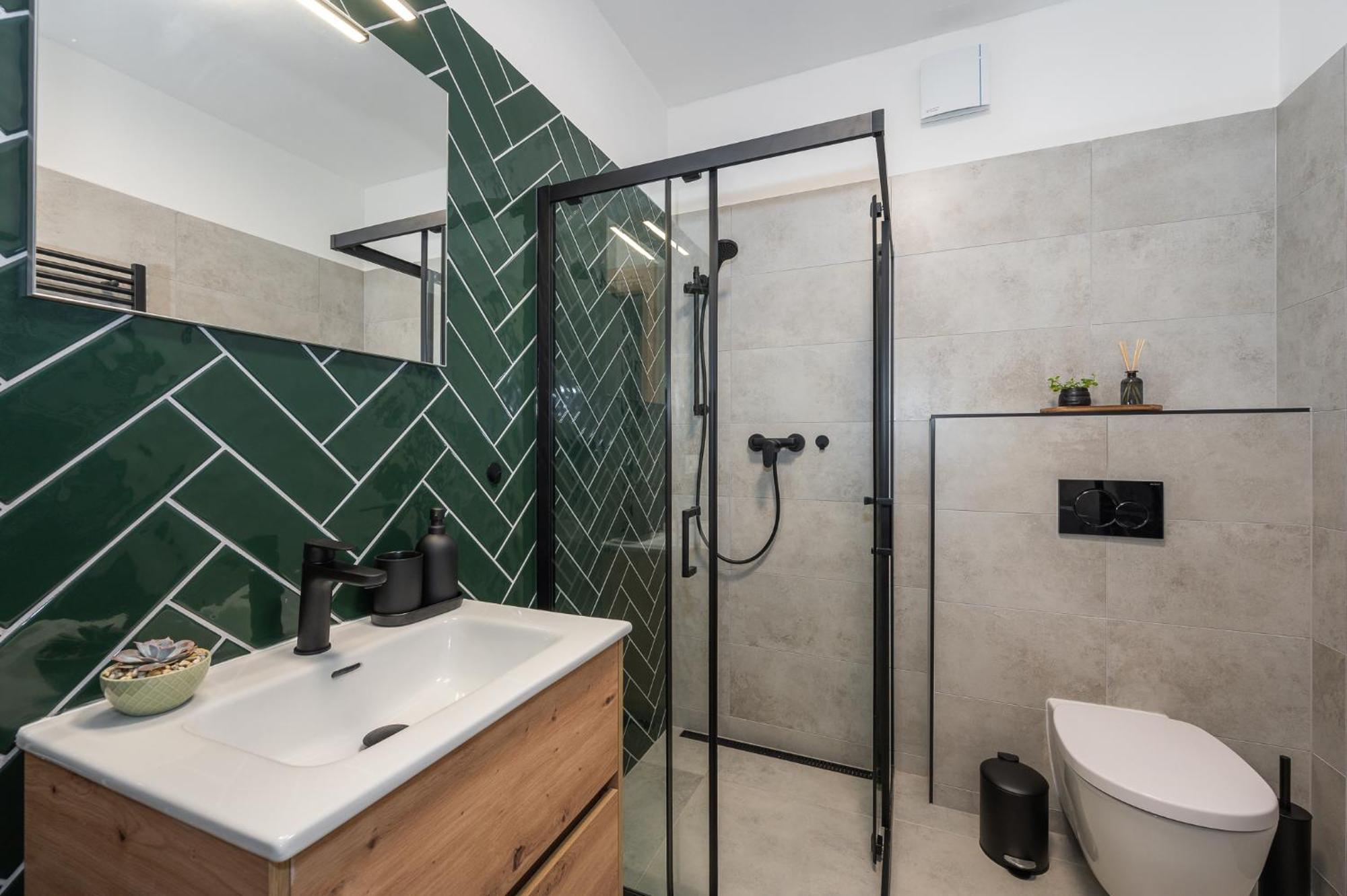 Fully Equipped Apartments With Terraces, Free Garage Parking, Netflix & Ac - By Apartmany Slapanice Cz Dış mekan fotoğraf