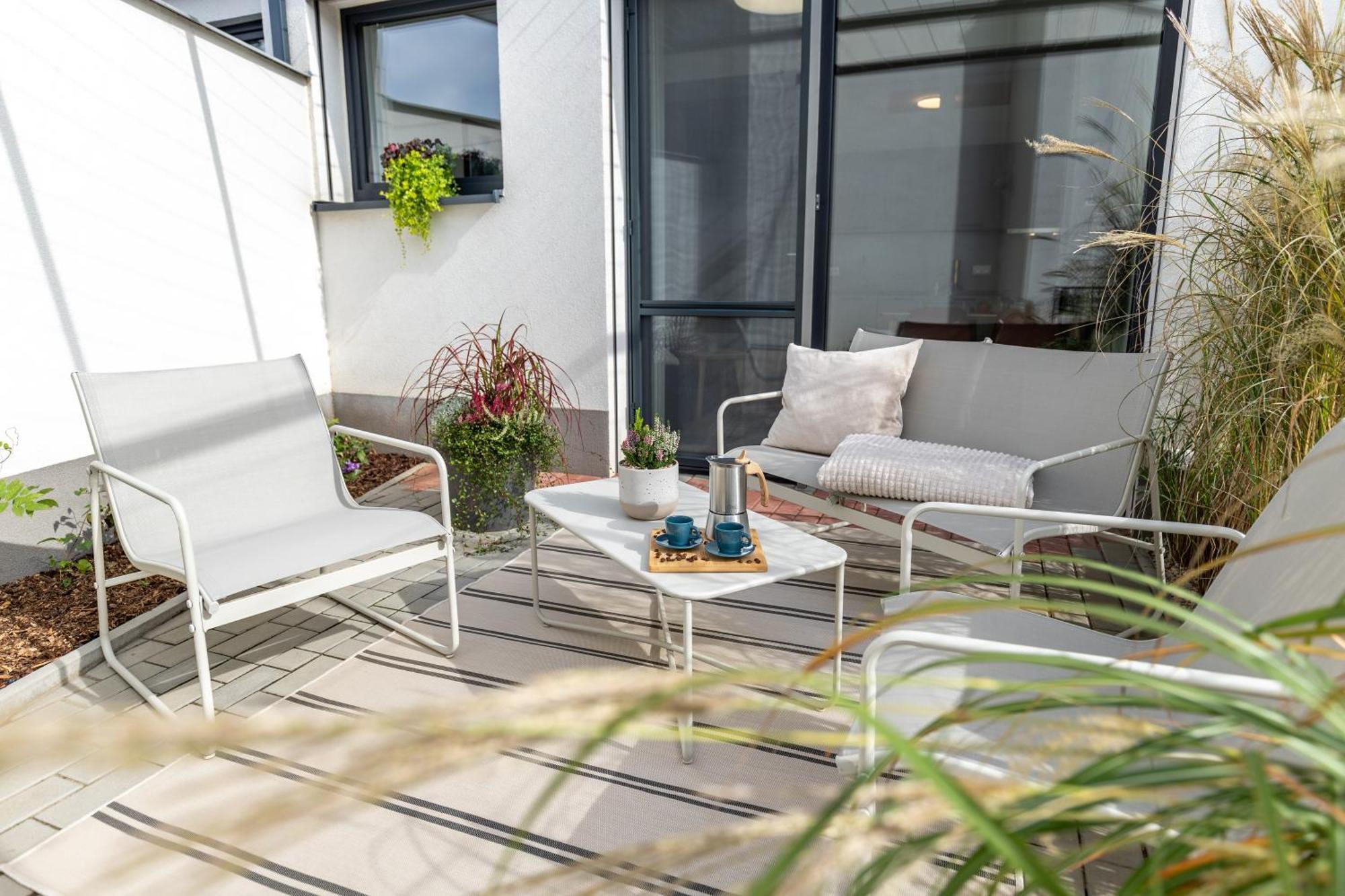 Fully Equipped Apartments With Terraces, Free Garage Parking, Netflix & Ac - By Apartmany Slapanice Cz Dış mekan fotoğraf